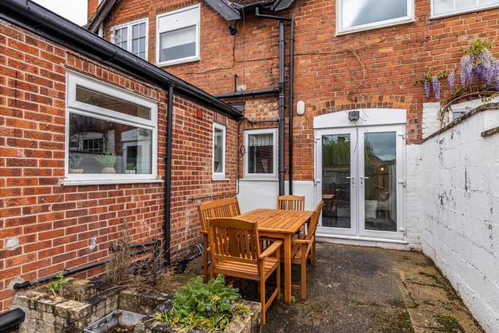 Dovecote House Beeston Private Parking 15Mins From Nottingham City Centre Close To Qmc Hospital Экстерьер фото