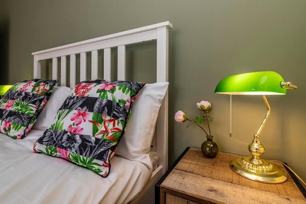 Dovecote House Beeston Private Parking 15Mins From Nottingham City Centre Close To Qmc Hospital Экстерьер фото